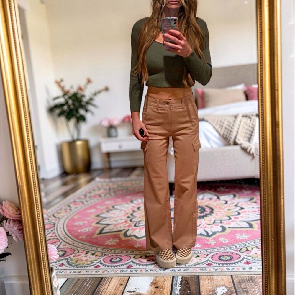 NWT PAIGE Carly Coated Wide Leg Cargo Pants French Latte Luxe Coating Size 24